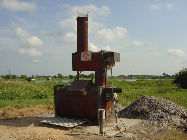 Figure 1. Incinerator for managing poultry carcasses.