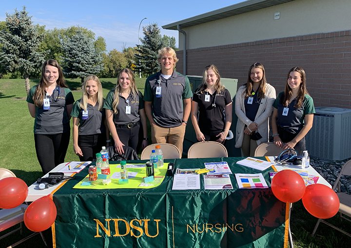 Photo of NDSU Nursing and Pharmacy Students at Health Fair