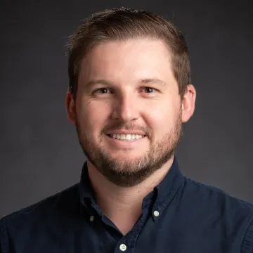 Headshot of Carlos Pires