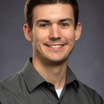 Headshot of Gabriel Dusek