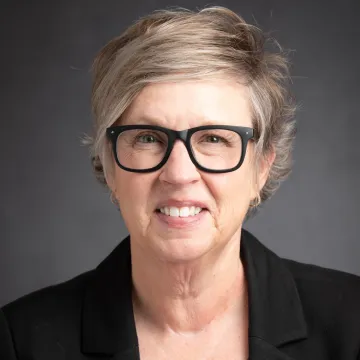 Headshot of Lynette Flage