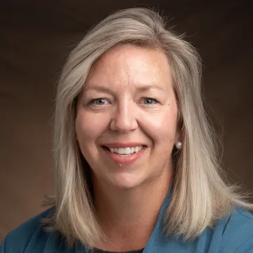 Headshot of Danielle Dinger