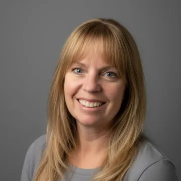 Headshot of Dixie Schulz