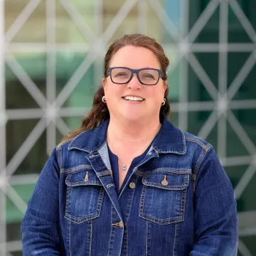 Headshot of Carrie Knutson