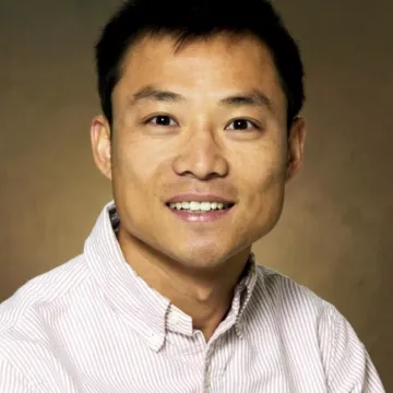 Headshot of Yueqiang Leng