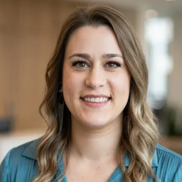 Headshot of Lesley Jones