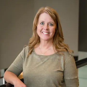 Headshot of Lisa Zorn