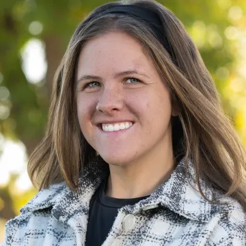 Headshot of Amanda Davidson