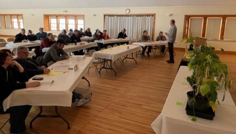 Farmers gain insight from Mike Ostlie at a Getting-It-Right production meeting
