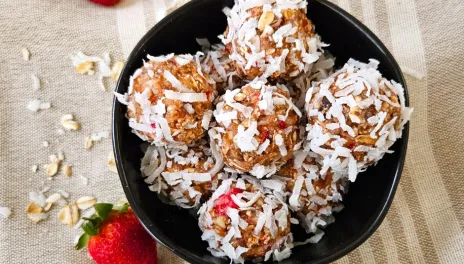 No-bake Strawberry Almond  Energy Bites 