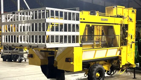 New yellow sugarbeet harvester