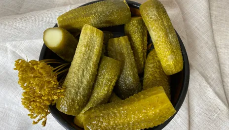 Pickles are low in calories but can have a lot of dietary sodium. 