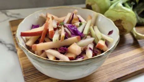 Kohlrabi and Apple Crunch Slaw