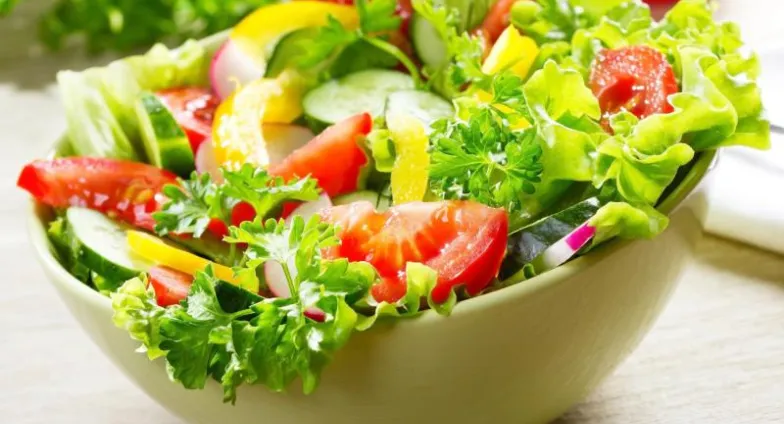healthy lettuce salad