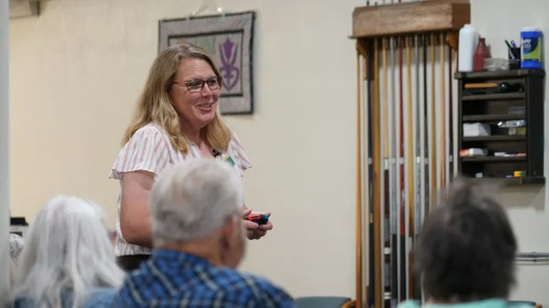 woman teaches seniors