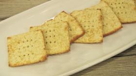 Garlic Cheese Crackers (Wheat-free)