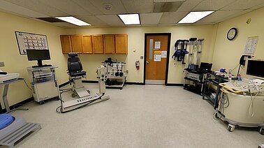 Click to view the athletic training and exercise science research lab