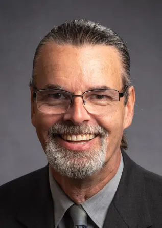 headshot of Eric Berg