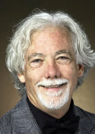 headshot of Larry Reynolds