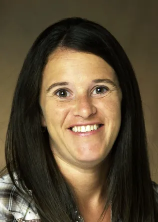 headshot of Sarah Underdahl