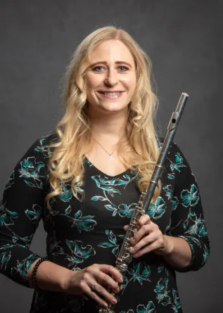 Laura Kellogg Headshot