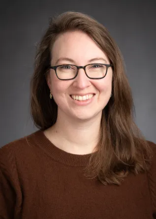 Amanda Pease headshot cropped