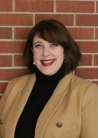 Mara Campbell Headshot