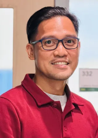 Eugene Caldona headshot