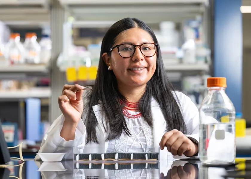 Marisol Morocho Lema working on her research