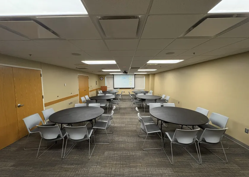 Badlands round tables room arrangement