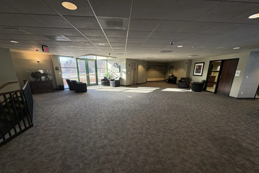 Alumni Center Hendrickson Lounge