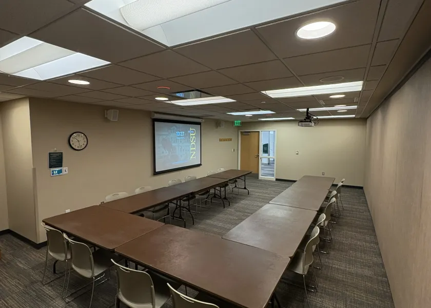 Lark room with U-shaped table arrangement