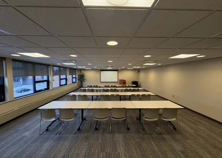 Nueta room with classroom seating