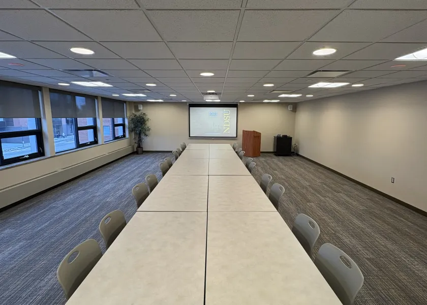 Nueta room closed rectangle seating