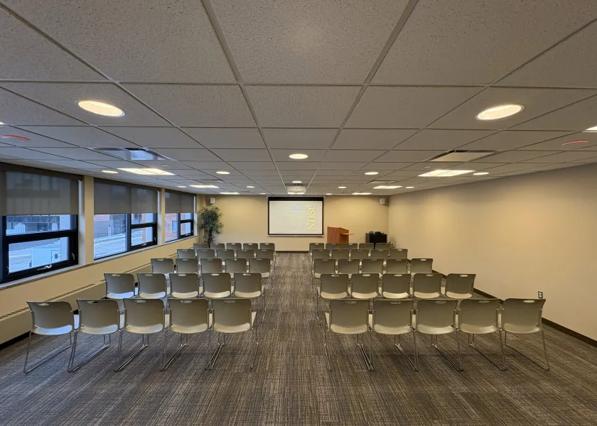 Nueta room row seating