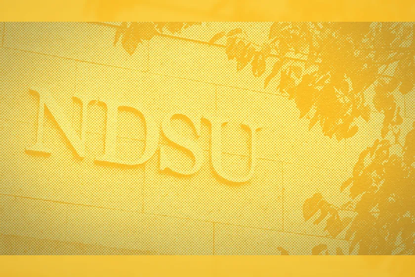 preview graphic of a desktop wallpaper with the Memorial Union saslle