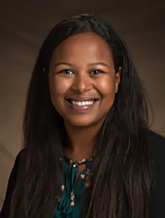 Seinquis Leinen headshot