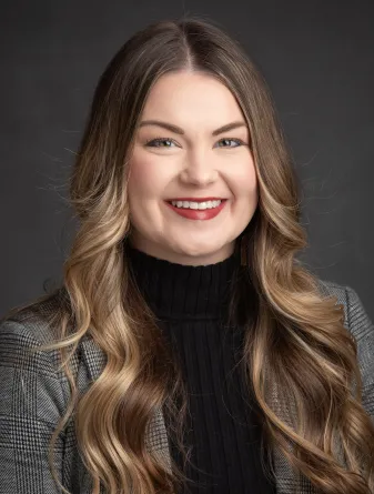 Chelsey Ewen Headshot