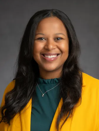 Seinquis Leinen headshot