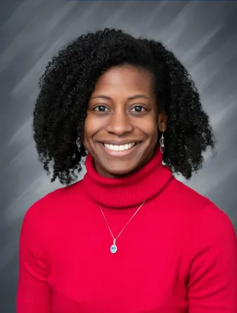 Alyssa Flobinus Headshot