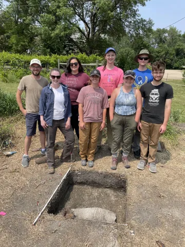 Six students participated in the inaugural field season of the 4e Farmstead Historical Archaeology project. 