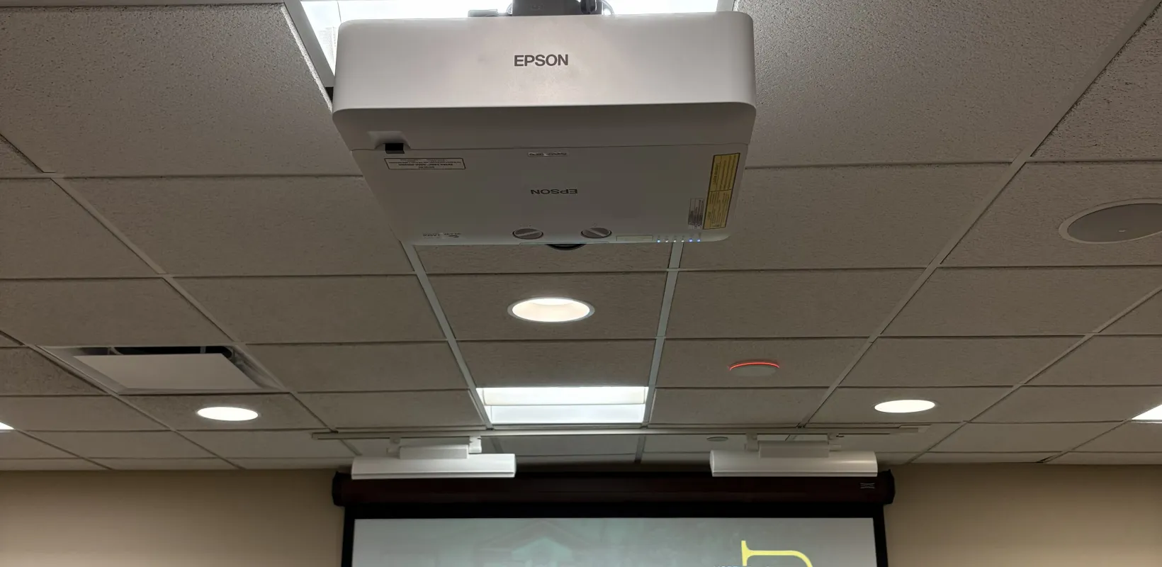 Memorial Union projector and screen