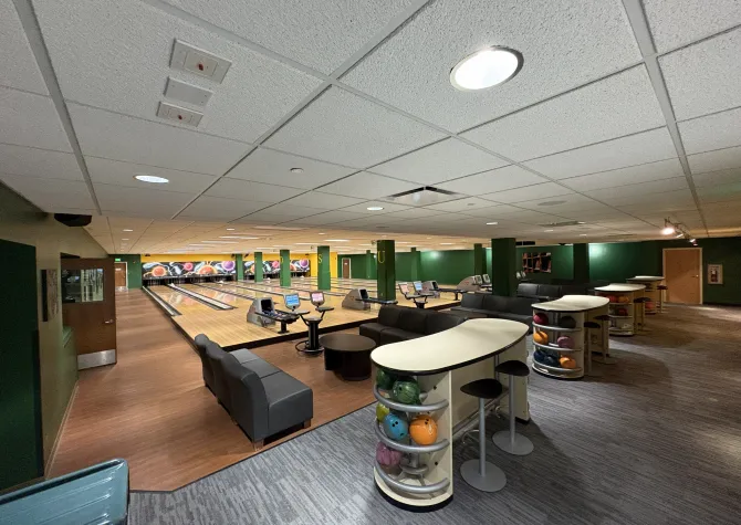 Thundar's Game Room Bowling Alley