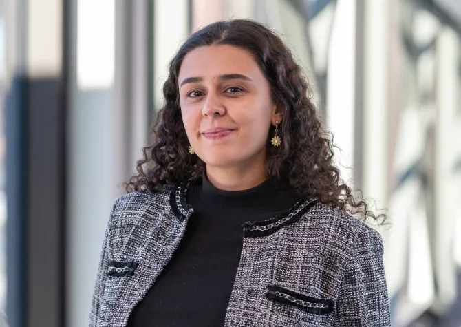 Maria Luiza Paiva de Oliveira, a doctoral student in plant pathology