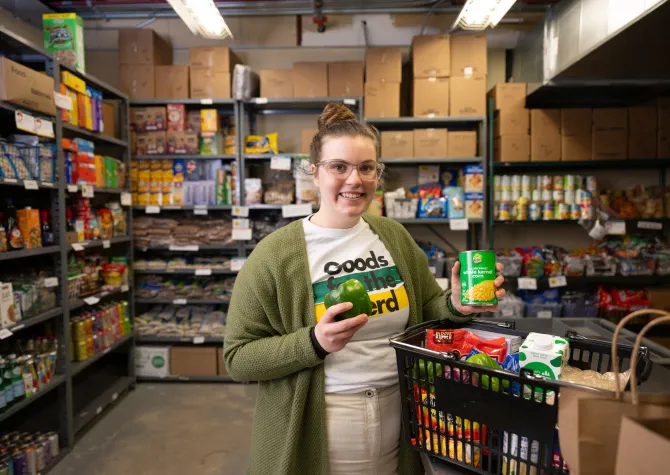 Nicole Neumiller Food Pantry