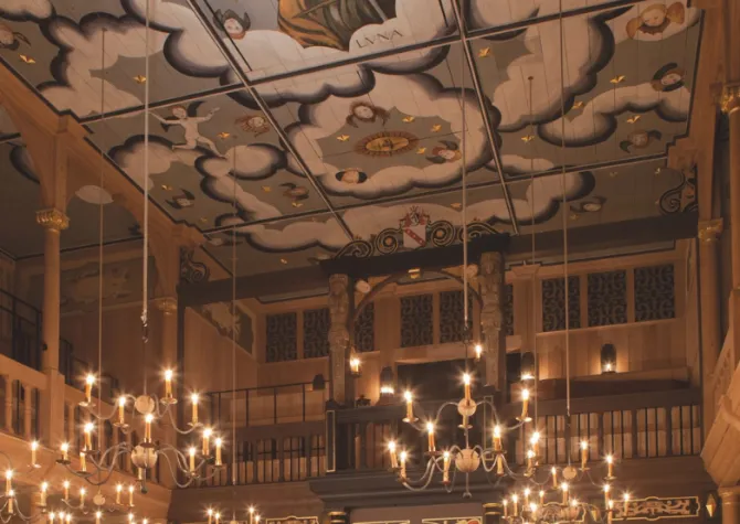 ★Brochure_ Faculty-Led London Theatre.png