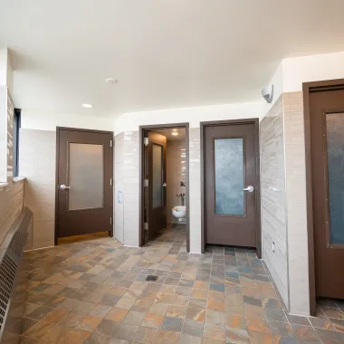 Dinan Bathroom Toilet Stall