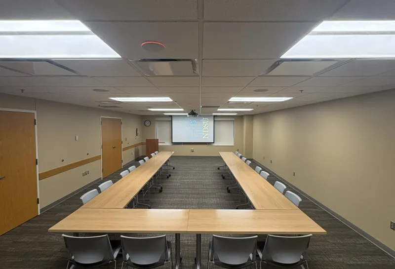 Badlands U-shaped tables