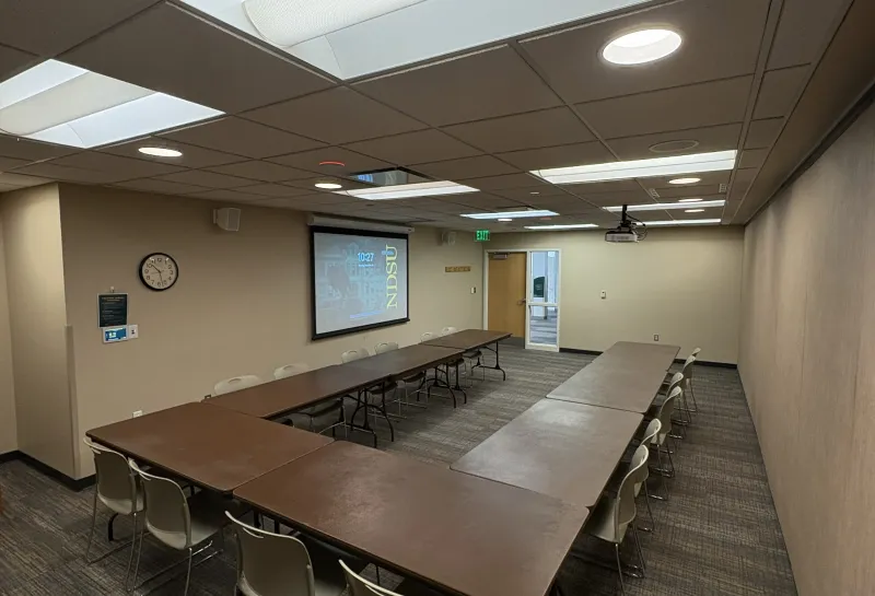 Lark room with U-shaped table arrangement