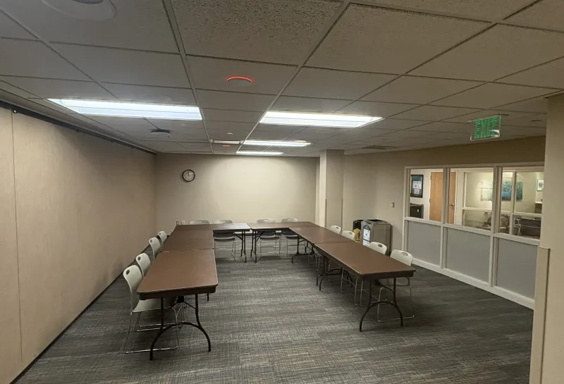 Meadow room with u-shaped table arrangement